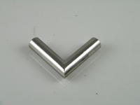 V shaped magnetic closurer flexible necklace