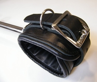 Spreaderbar with integral leather cuffs (60 cm)