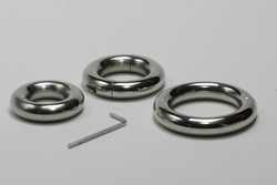 Round spitable Cockring/ball stretcher, 15 mm thick,